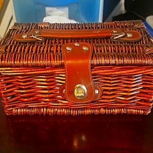 Wicker Handbag/Purse, Brown, Leather Handle, Twist Closure, Goldtone Hardware